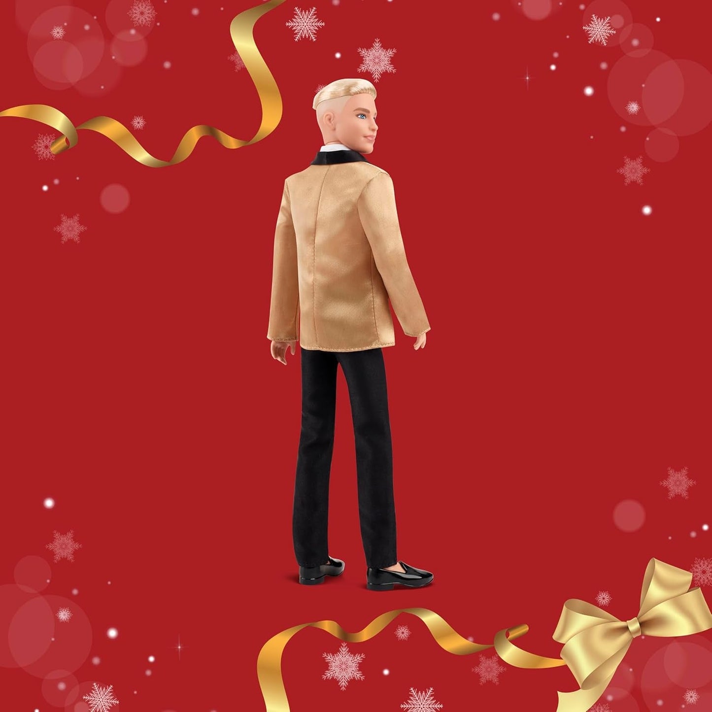 Barbie Signature 2025 sváteční blondýnka Ken Modepuppe zum Sammeln v kompletu Anzug se Goldener Jacke v Einer Verpackung zum Ausstellen und mit Puppenständer, JGK55