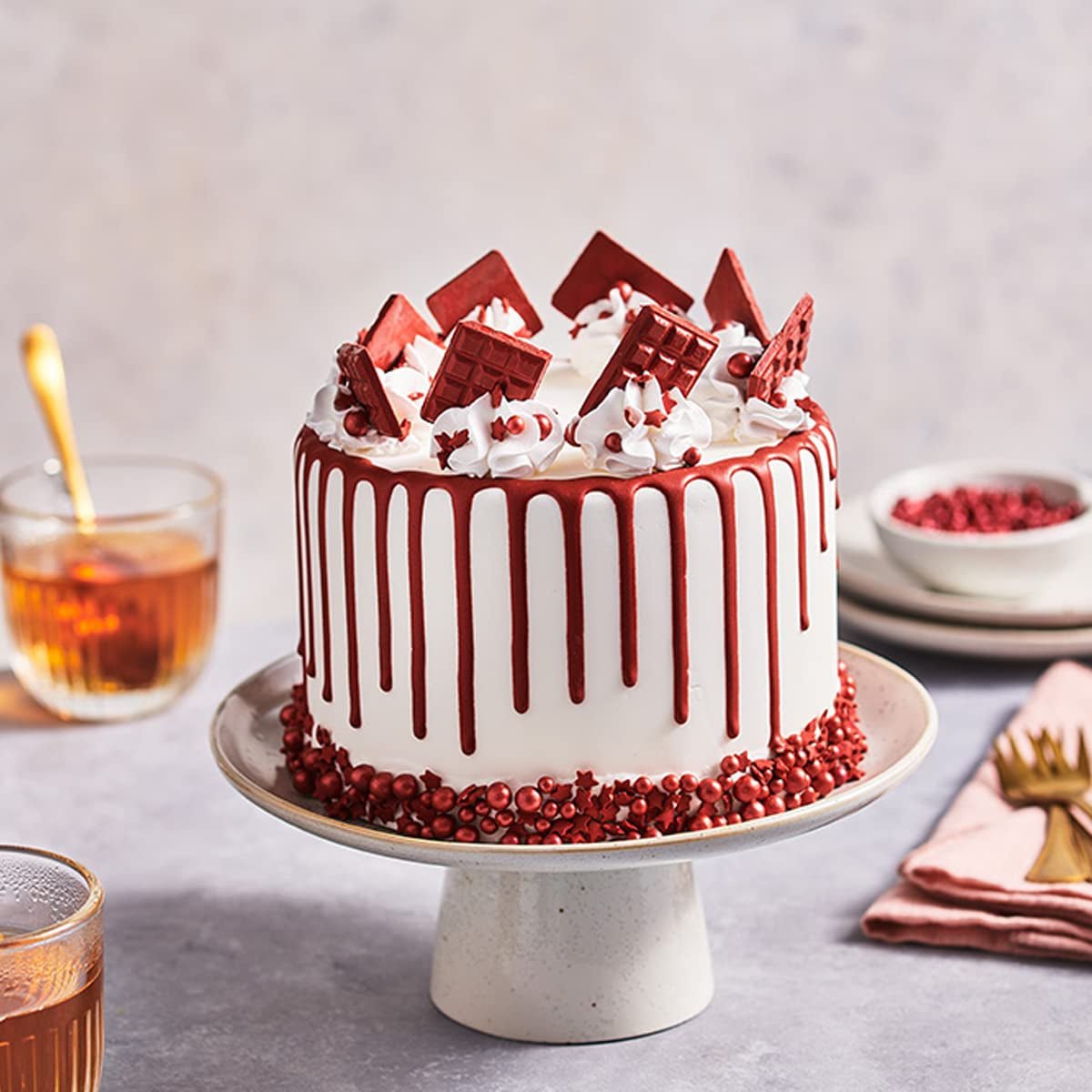 FunCakes Choco Drip Chocolate: Lahodná příchuť, Snadné použití, Perfektní na odkapávané koláče, Příchuť čokoláda. Uzavíratelné balení 180 g. Cukrová pasta Naty Shop