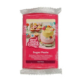 FunCakes Fondant s příchutí citronu: Lahodná chuť, hladká textura, snadno se roztírá, rolovaný fondán, ideální na dorty, cupcaky a sušenky. Halal, košer a bez lepku. 250 g (balení 3 ks) cukrové pasty Naty Shop