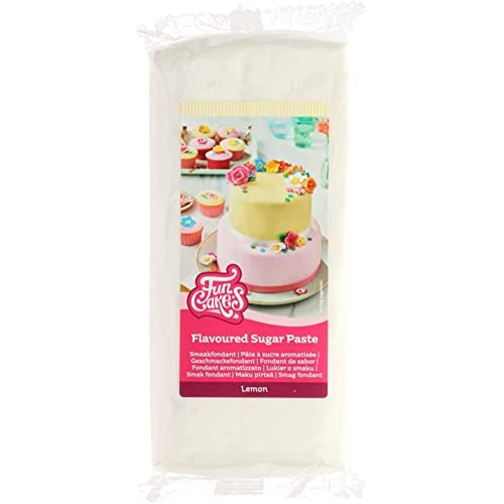 FunCakes Fondant s příchutí citronu: Lahodná chuť, hladká textura, snadno se roztírá, rolovaný fondán, ideální na dorty, cupcaky a sušenky. Halal, košer a bez lepku. 250 g (balení 3 ks) Naty Shop cukrová pasta 1 kg Citron