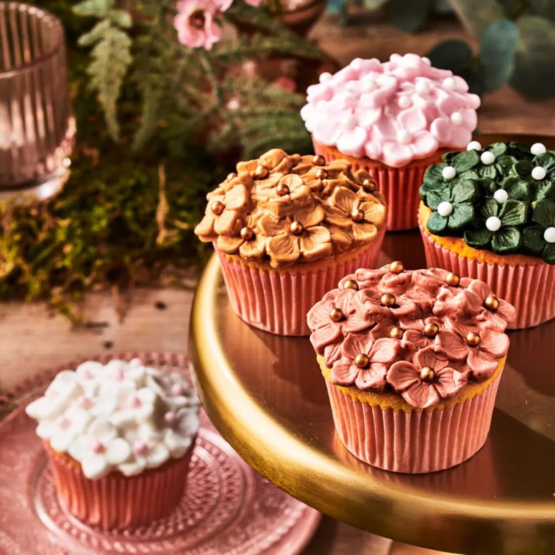 FunCakes Třpytivý Rose Rolled Fondant: Snadné použití, hladký, pružný, měkký a poddajný, ideální pro zdobení dortů, halal, košer a bez lepku. 250 g cukrové pasty Naty Shop
