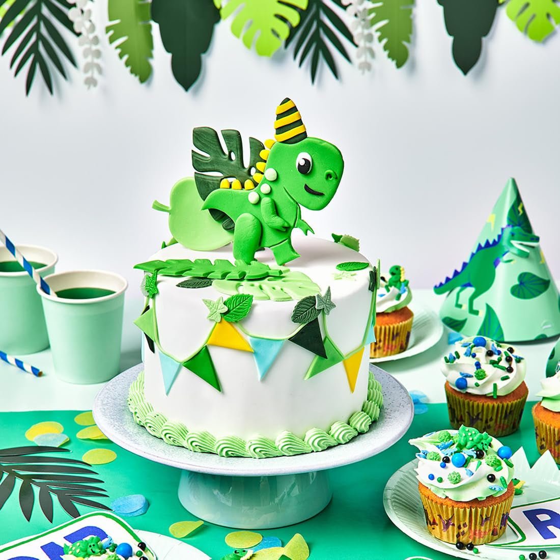 FunCakes Rolled Fondant Spring Green: Snadné použití, hladký, pružný, měkký a ohebný, ideální pro zdobení dortů, halal, košer a bez lepku, 250 g Naty Shop Cukrová pasta