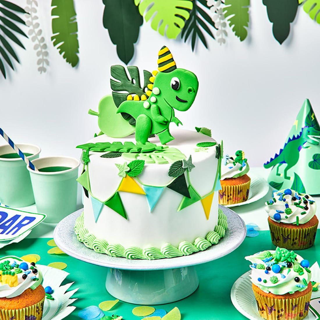 FunCakes Forest Green Rolled Fondant: Snadné použití, hladký, pružný, měkký a poddajný, ideální pro zdobení dortů, halal, košer a bez lepku, 250 g Naty Shop Sugarpaste