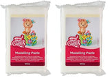 Modelovací pasta FunCakes bílá: Perfektní pro modelování postav, dortových vršků a volánů. Silné, hladké a pružné. Halal, košer a bez lepku. 250 g. (balení 2 ks) Naty Shop Bílá cukrová pasta 250 gramů (balení 2 ks)