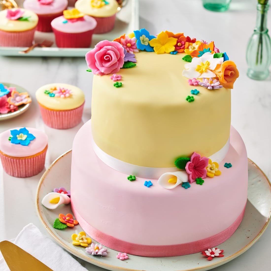 FunCakes rolkový fondant Botanical Green: Snadné použití, hladký, pružný, měkký a poddajný, ideální pro zdobení dortů, halal, košer a bez lepku, 250 g Naty Shop Sugarpaste