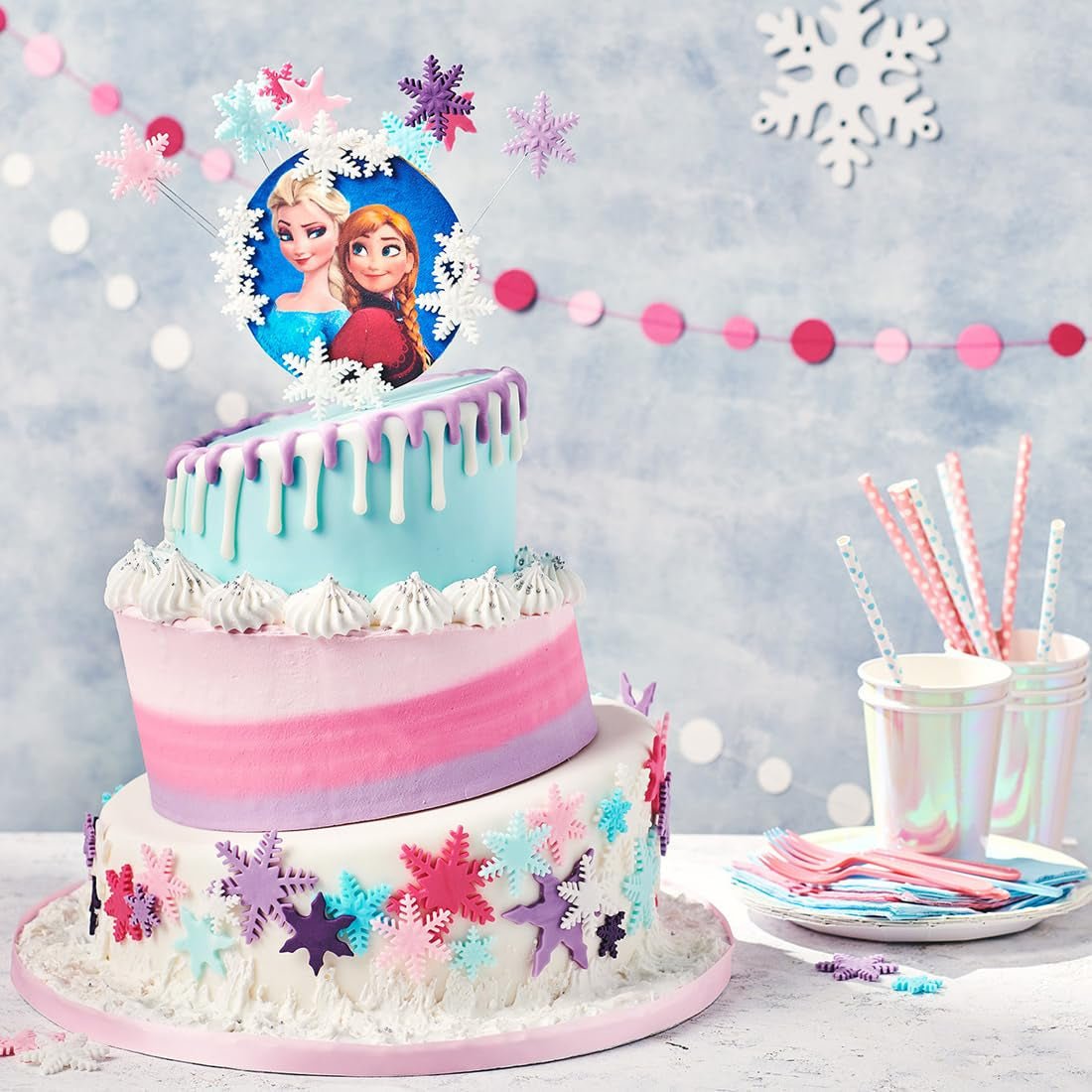 FunCakes Roll Fondant Bright White: Snadno se používá, hladký, pružný, měkký a poddajný, ideální pro zdobení dortů, halal, košer a bez lepku. 5 kg (2 až 2,5 kg) cukrové pasty Naty Shop