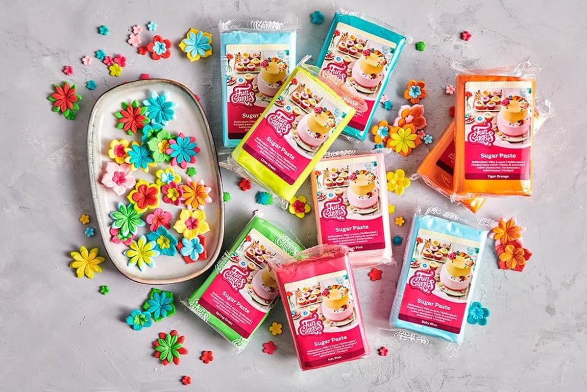 Fondánová roláda FunCakes Red Earth, snadné použití, hladká, pružná, měkká a pružná, ideální pro zdobení dortů, halal, košer a bez lepku, 250g balení 1 Cukrová pasta Naty Shop