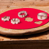 FunCakes Rolled Roll Fondant Disc Raven Black: Lahodná vanilková příchuť, 430 g & Rolled Roll Fondant Disc Fire Red: Lahodná vanilková příchuť, již svinutá, Snadné použití, 430 g Naty Shop Cukrová pasta