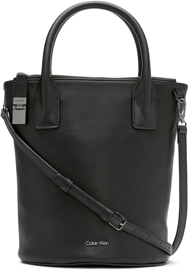 Calvin Klein Dámský organizér Bucket Modern Essentials Organizer Bucket Naty Shop Dámské tašky Černá
