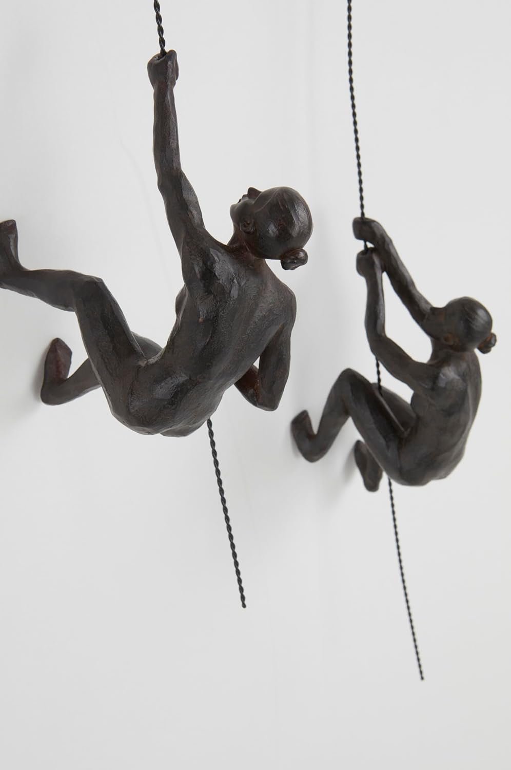 JOTEX Feminine Climbers Dekorativní figurky, balení 2 ks, rezavě hnědé Sošky a sochy Naty Shop