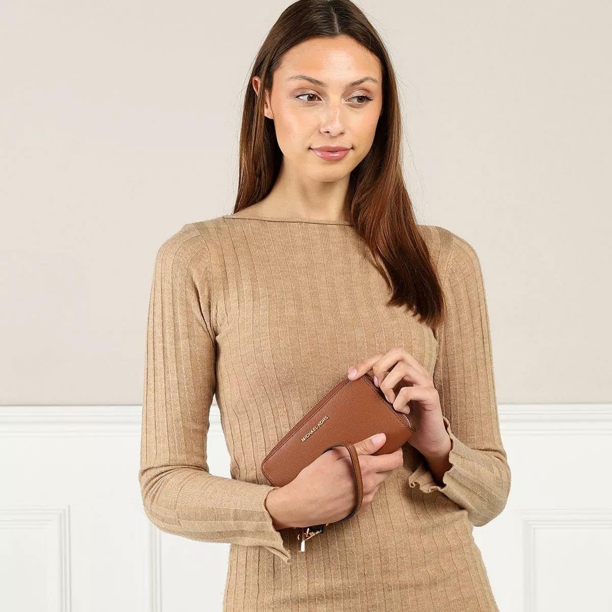 Michael Kors - Pouzdro na mobilní telefon Cognac - Dámská peněženka Women Naty Shop