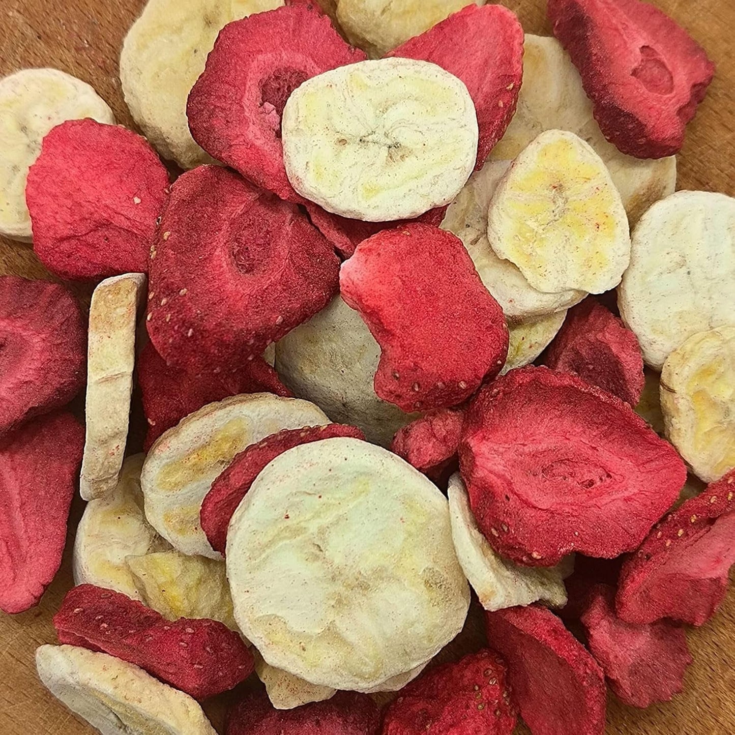 Mix mrazem sušeného ovoce ErdBana XL 300g | Lyofilizované banány + lyofilizované jahody Degustační sada lyofilizovaného ovoce | Mrazem sušená ovocná směs jahod a banánů | ZingyZoo Naty Shop Dehydratované produkty 300 G (1 balení) Jahody a banány