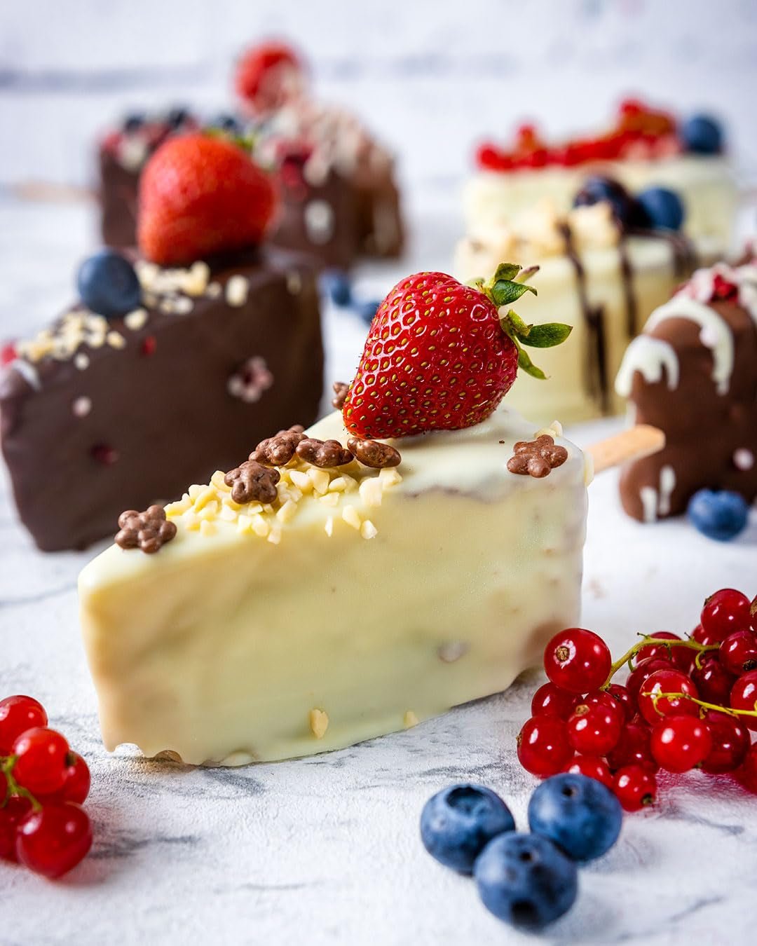 RUF Cake Glaze Bourbon Vanilka, 100g v sáčku, vhodné do mikrovlnné trouby, na polevání a zdobení sušenek, muffinů a dortů, bezlepková cukrová pasta Naty Shop