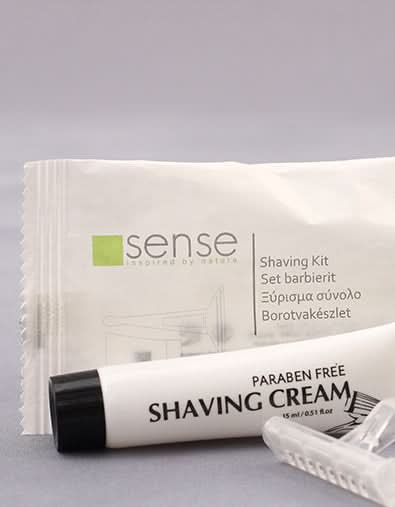 Sada hotelový krém + holicí strojek – Sense Cosmetica Hoteliera Naty Shop