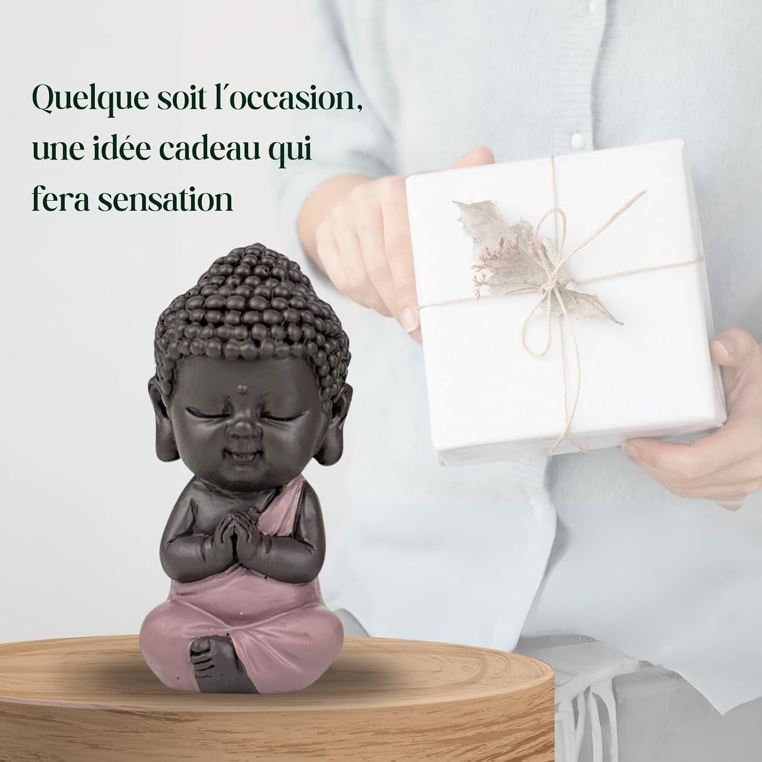 Figurka Baby Buddha Pink Toga - Inspirativní a veselá figurka - Pozitivní talisman Soustředění - Roztomilý a duchovní nápad na dárek - V 7 cm - Zen'Light Sošky a plastiky Naty Shop