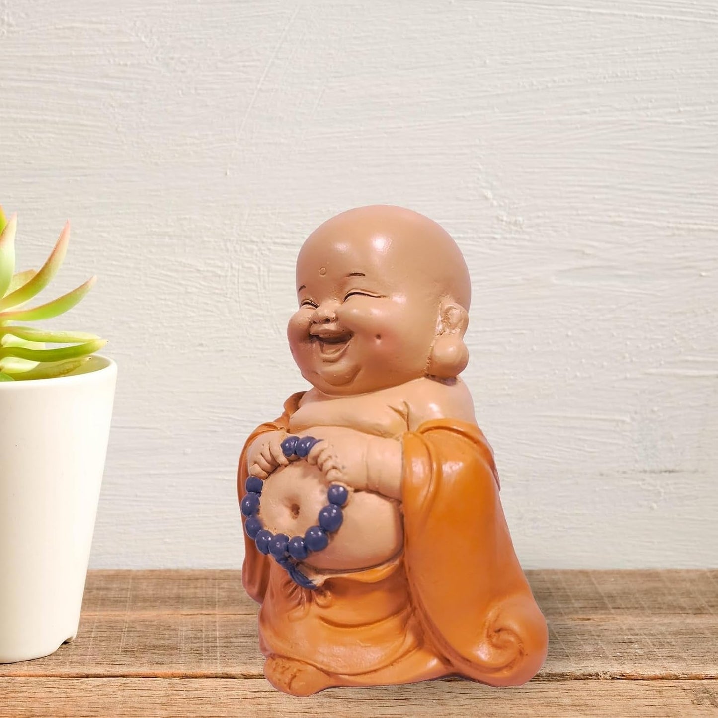 Socha smějícího se Buddhy s růžencem - Inspirativní a veselá figurka - Talisman pro štěstí plný pozitivity - Roztomilý a duchovní tip na dárek - -V 10 cm - Sochy a sochy Zen'Light Naty Shop