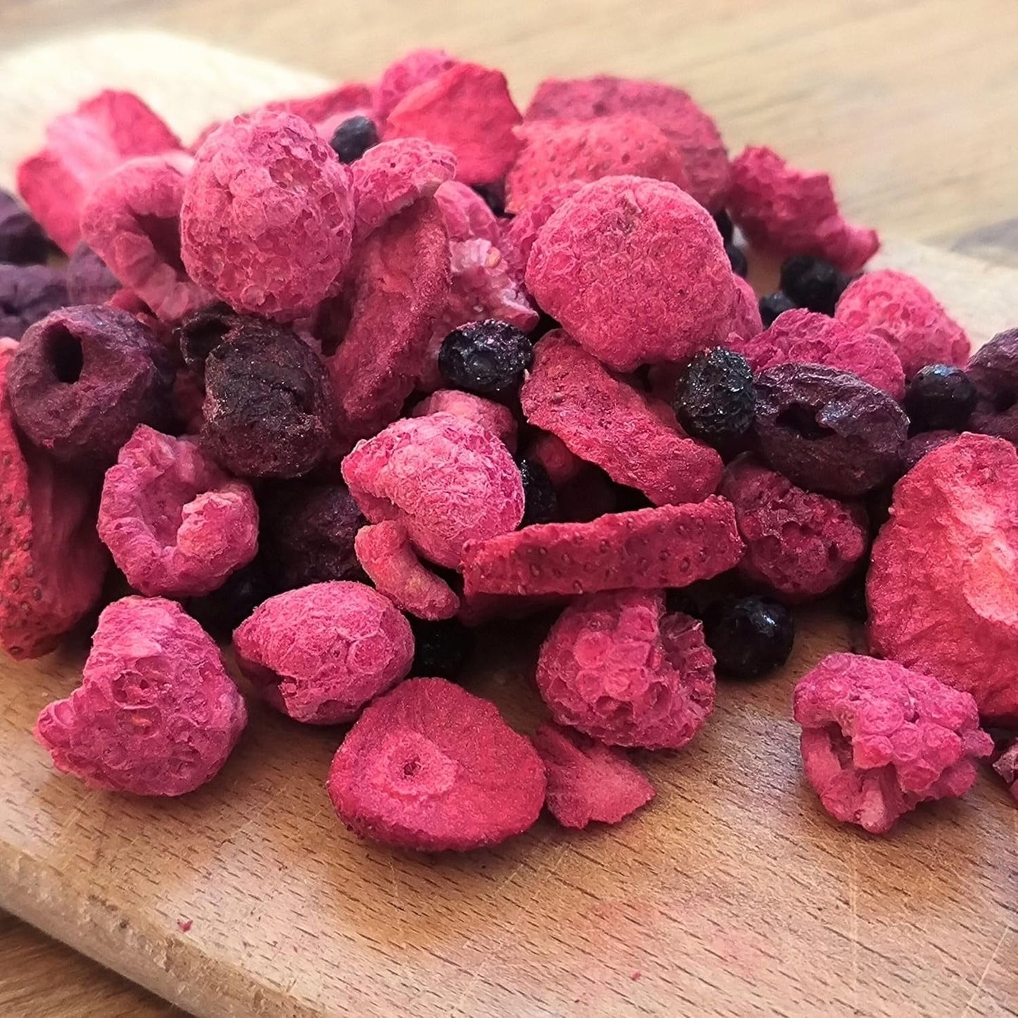 Mrazem sušené ovoce Super Berries | XL 300g Sušené ovoce bez cukru | Sušené ovoce | Sušené ovoce Lyofilizované Jahody Maliny Borůvky Lyofilizované ZingyZoo Dehydrované produkty Naty Shop