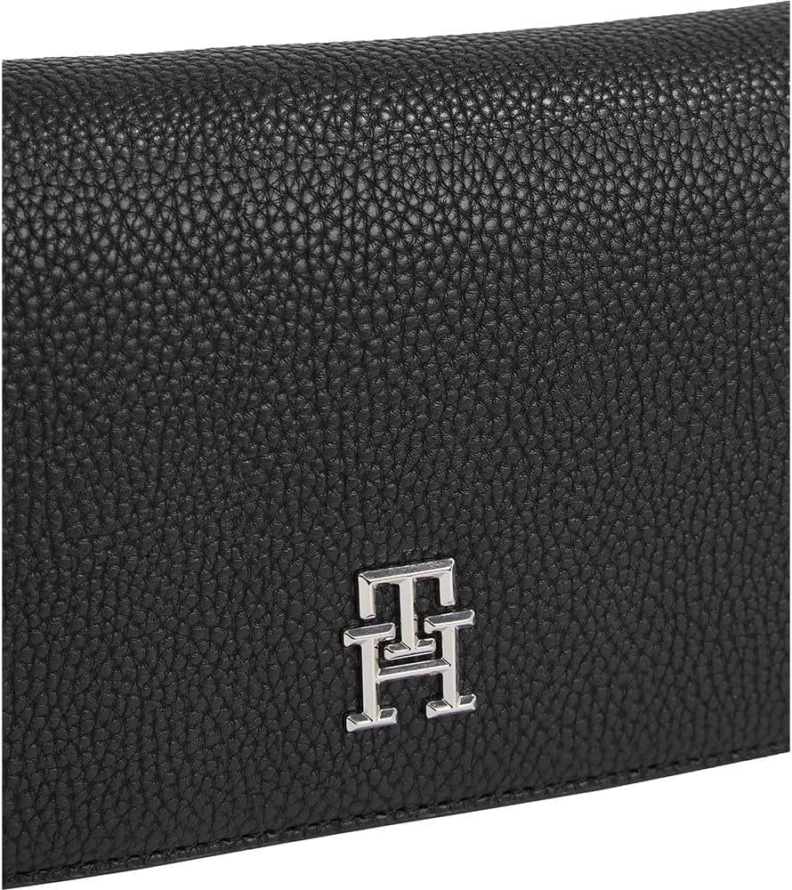Tommy Hilfiger Crossbody kabelka Emblem Flap Crossover Malé dámské tašky Naty Shop