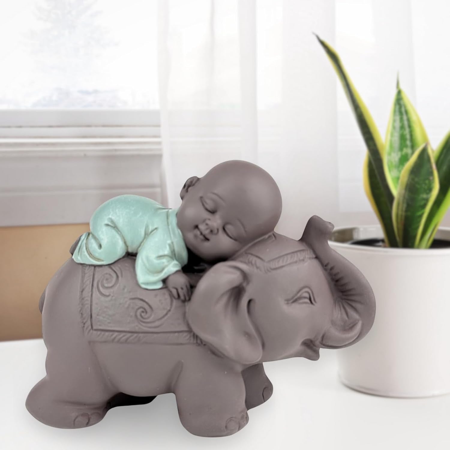 Socha Zen'Light Buddha Bonze Spící na slonovi - Zenová atmosféra ve vašem posvátném prostoru - krásná příznivá postava -V 9,5 cm, Hnědé a zelené Sošky a sochy Naty Shop